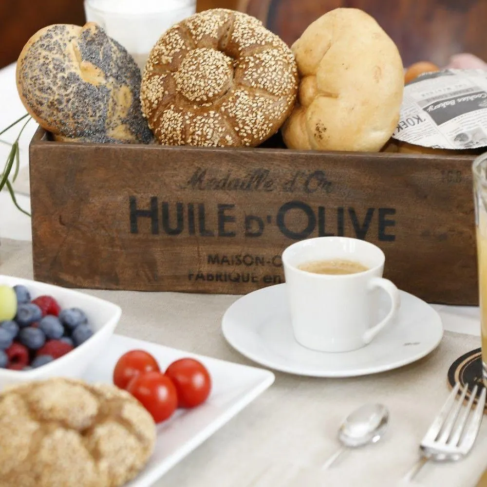 Hotel Columbia Viena 3*,  Austria